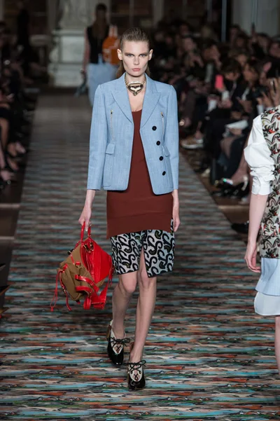 Look 17